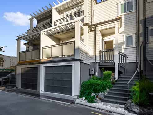 50/218 Green Lane West, Epsom