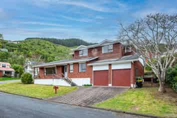 1 Duval Grove, Tawa