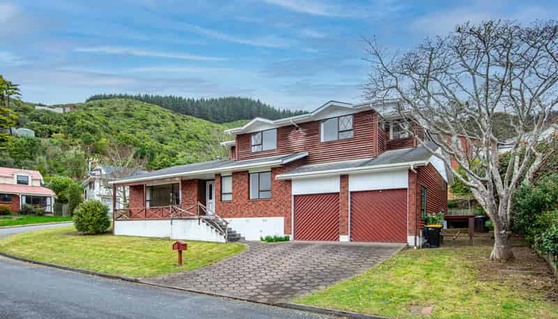 1 Duval Grove, Tawa