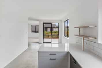 140a Lisle Farm Drive, Pukekohe