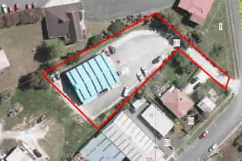 240M² WAREHOUSE WITH EXCELLENT PARKING