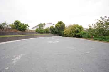 240M² WAREHOUSE WITH EXCELLENT PARKING