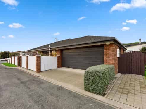 1 De Cesare Way, The Wood