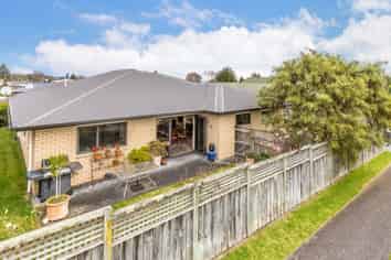 1/35 Huia Street, Hilltop