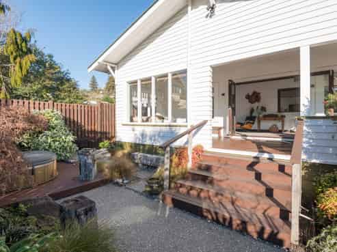 1/11a Brougham Street, Nelson South