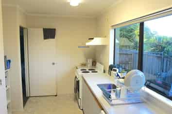 2/14 Sandgate Avenue, Botany Downs