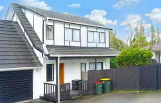 2/14 Sandgate Avenue, Botany Downs