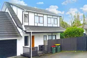 2/14 Sandgate Avenue, Botany Downs