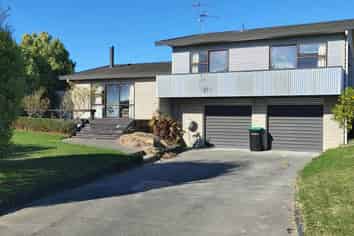 25 Ryan Crescent, Greenmeadows