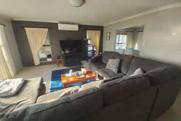 25 Ryan Crescent, Greenmeadows