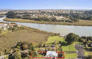 3 Wharf Road, Te Atatu Peninsula