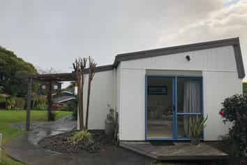 8b Shelly Bay Road, Beachlands