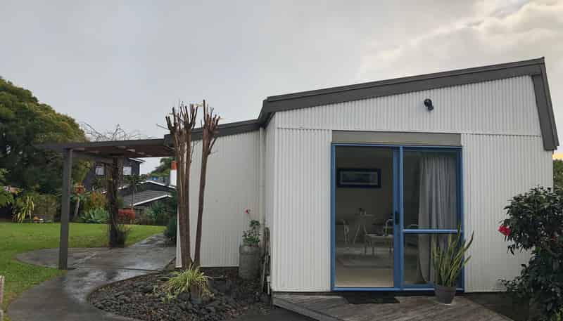 8b Shelly Bay Road, Beachlands