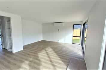 41 Siren Street, Silverdale