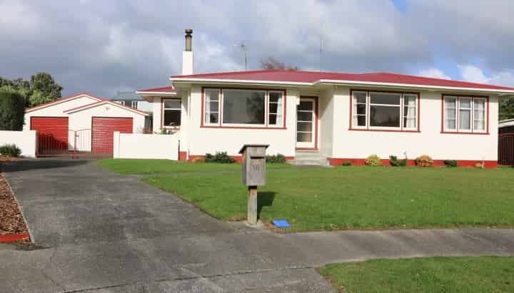 16 Glen Place, Palmerston North Central