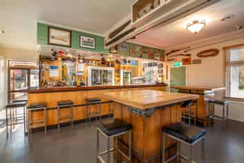 LIFESTYLE BUSINESS/HOME FOR SALE