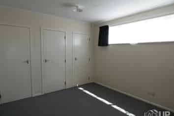 2/49 Flanshaw Road, Te Atatu South