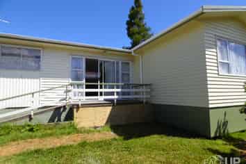 2/49 Flanshaw Road, Te Atatu South