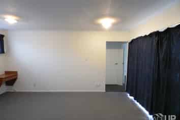 2/49 Flanshaw Road, Te Atatu South