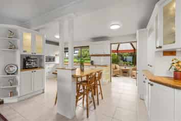 306 Grafton Road, Thames