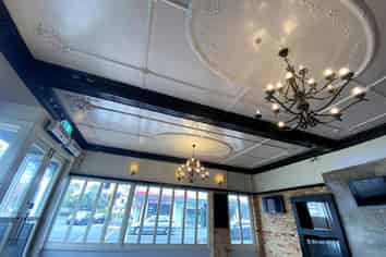 High Profile Dominion Road Bar/Restaurant Space!