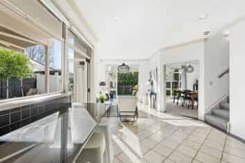 2/18 Wapiti Avenue, Epsom