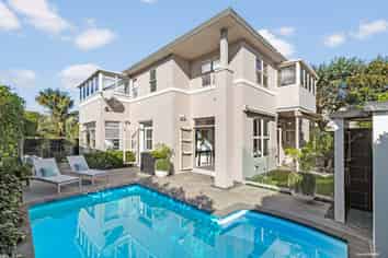 2/18 Wapiti Avenue, Epsom