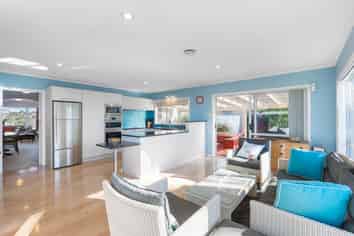 88 Target Road, Totara Vale