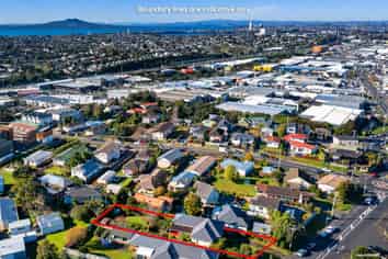 88 Target Road, Totara Vale