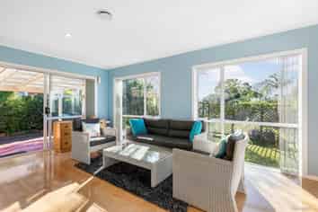 88 Target Road, Totara Vale