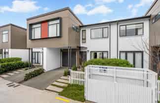 7 Whale Road, Mount Wellington