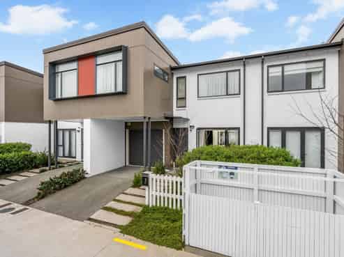 7 Whale Road, Mount Wellington