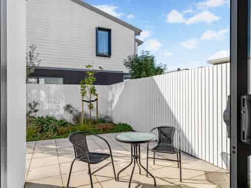 7 Whale Road, Mount Wellington