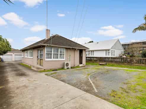 48 Range View Road, Mount Albert
