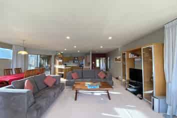 1234 Bay View Road, Kelvin Heights