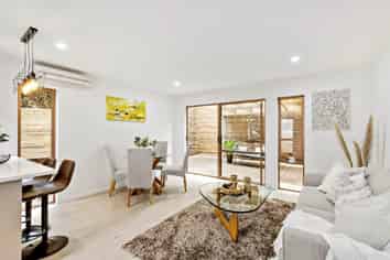 6/165A Carrington Road, Mount Albert
