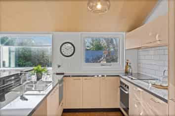 2/63 Papanui Road, Merivale