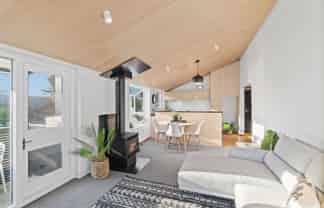 2/63 Papanui Road, Merivale