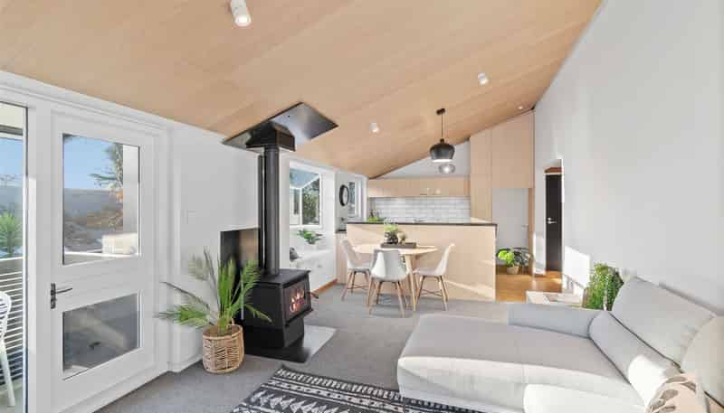 2/63 Papanui Road, Merivale