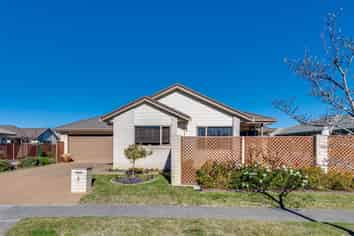 4 Blythfield Place, Taradale
