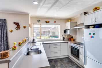 4 Blythfield Place, Taradale