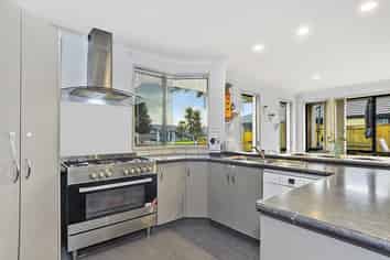 81 Longview Drive, Papamoa