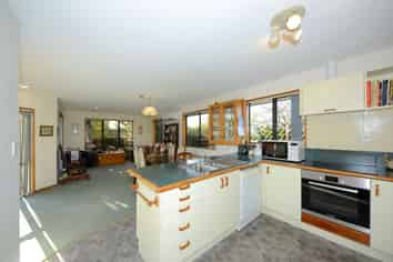 2/208 Avonhead Road, Avonhead