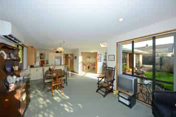 2/208 Avonhead Road, Avonhead