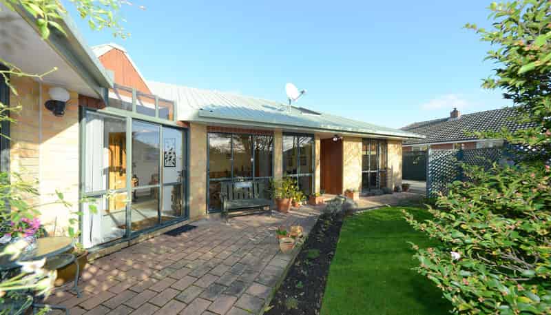 2/208 Avonhead Road, Avonhead