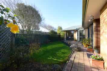 2/208 Avonhead Road, Avonhead