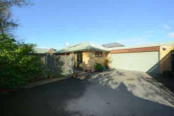 2/208 Avonhead Road, Avonhead