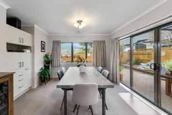 4 McCahon Drive, Pukehangi