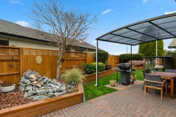 4 McCahon Drive, Pukehangi