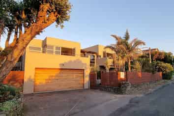 13 Karekare Road, Raumati South